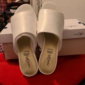 🤍CUTE WHITE SLIDE SANDALS🤍